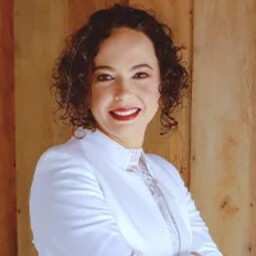 Raquel Agostinho Petrarca Iruzun