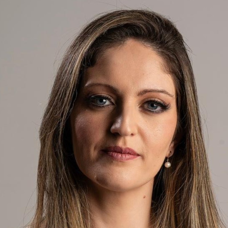 Lívia de Cássia Aguiar Fernandes